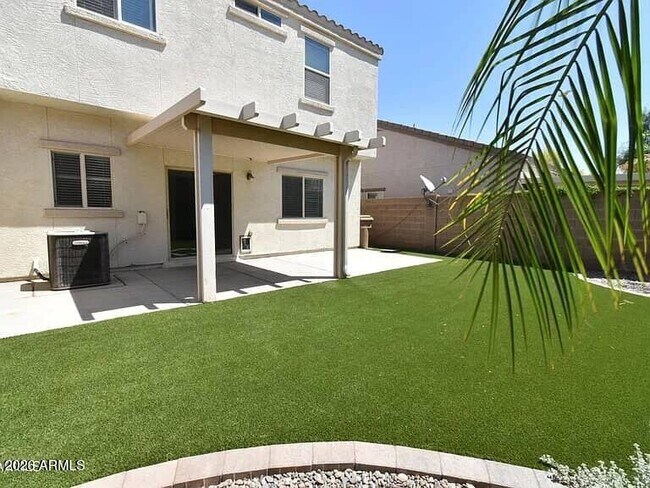 Building Photo - 8773 W Dahlia Dr