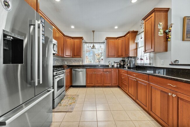 Building Photo - 111 Sisters Cir
