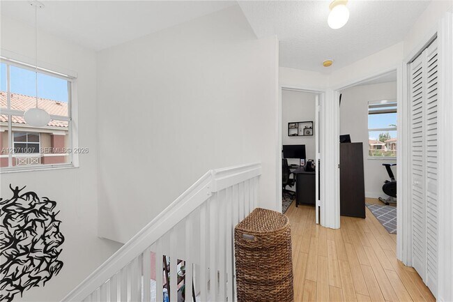 Building Photo - 6142 NW 115th Pl