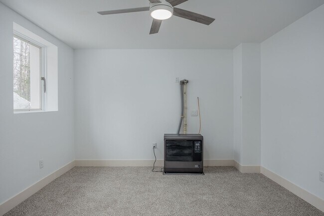 Building Photo - **Charming 2-Bedroom Duplex Unit in Fairbanks**