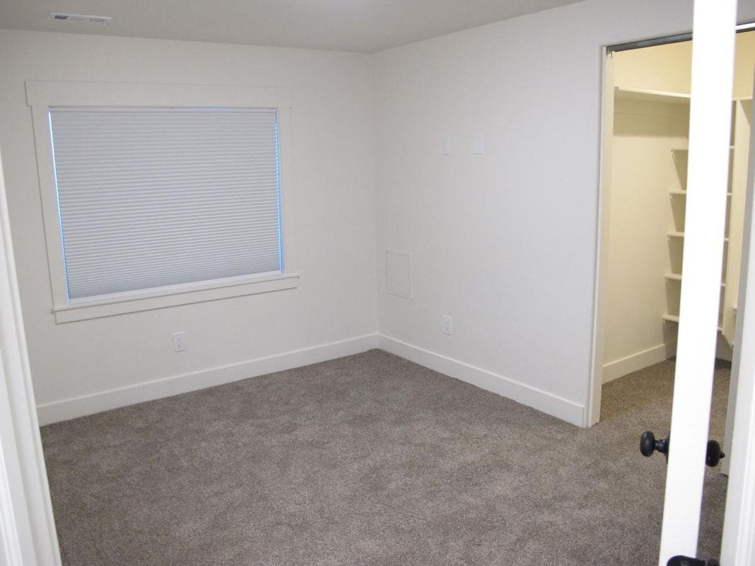 Building Photo - 2037 Bridle Cir