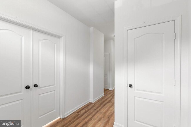 Building Photo - 2372 Woodland Pond Ln