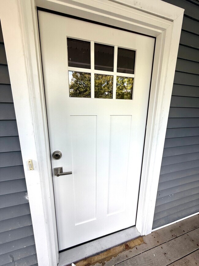 Building Photo - 701 S Main St