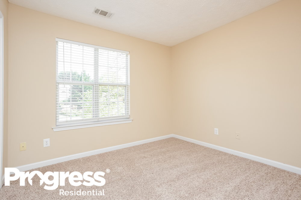 Building Photo - 2628 English Oaks Ln NW