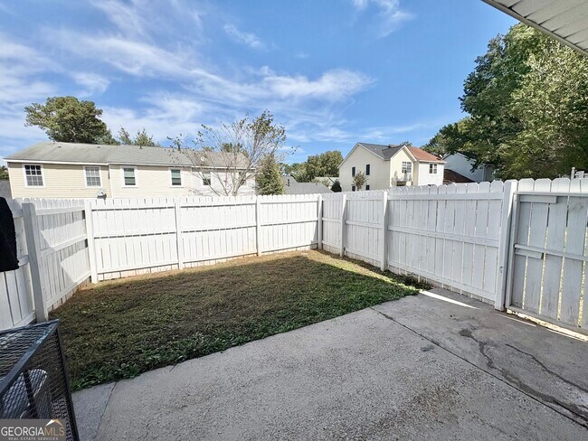 Building Photo - 408 Bainbridge Dr