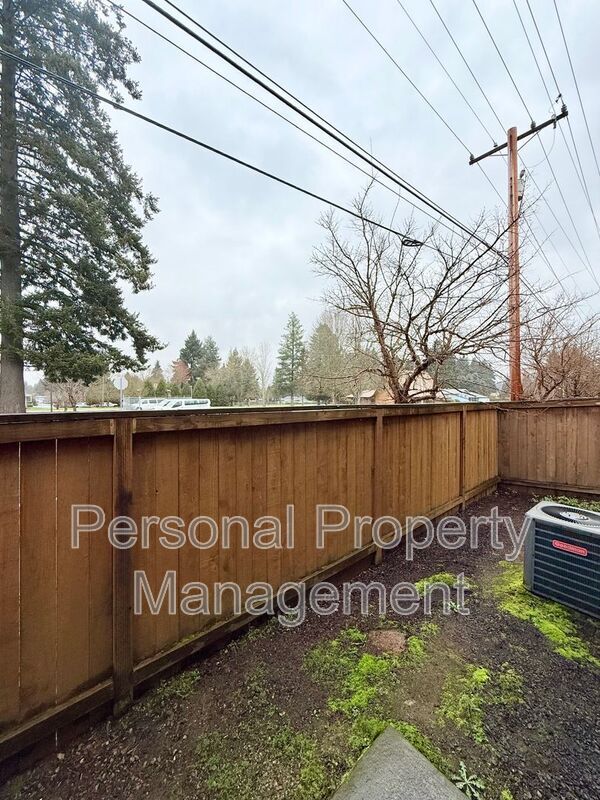 Building Photo - 13016 NE 28th Way