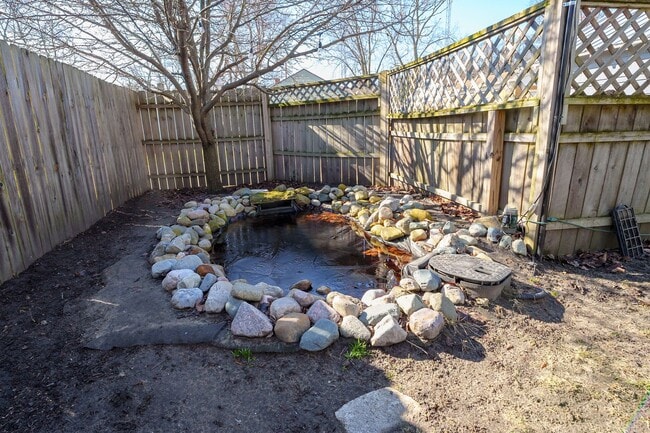 Building Photo - Charming 2-Bedroom Home for Rent in the He...