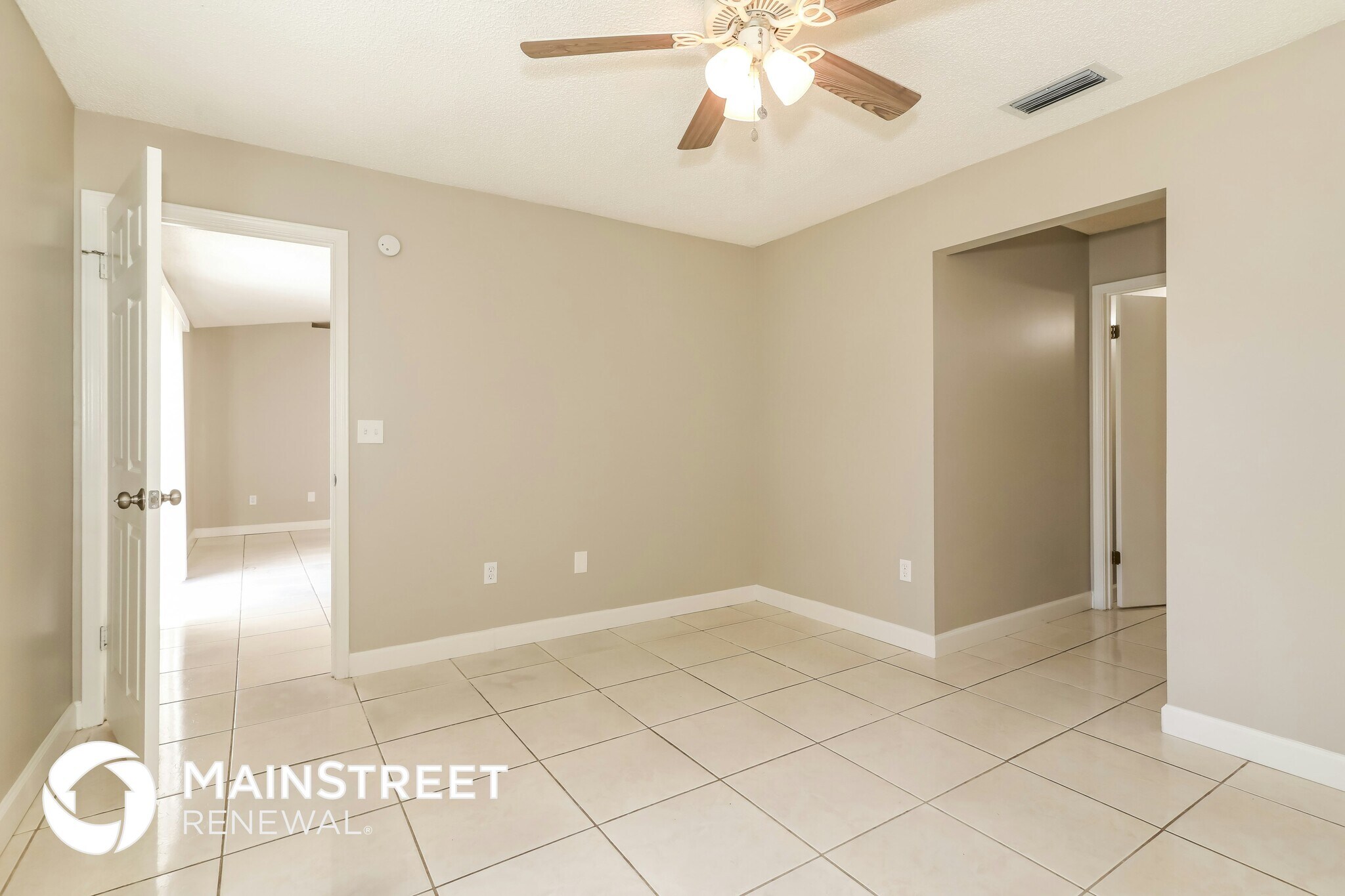 Building Photo - 1597 Twin Oak Dr W