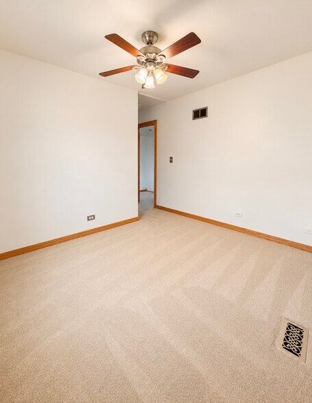 Building Photo - 935 Brower Dr