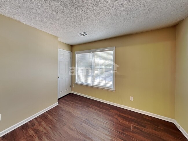 Building Photo - 3472 Chastain Glen Ln NE