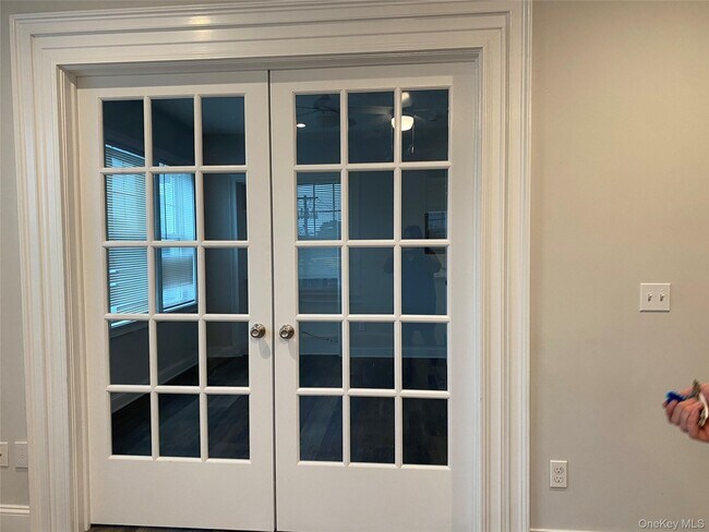 Building Photo - 840 Montauk Hwy