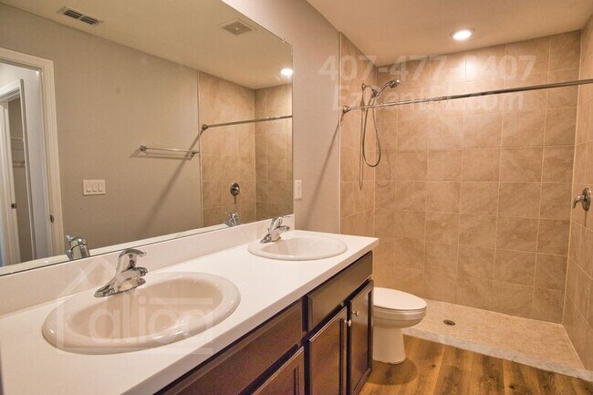 Building Photo - 5204 S San Mateo Dr