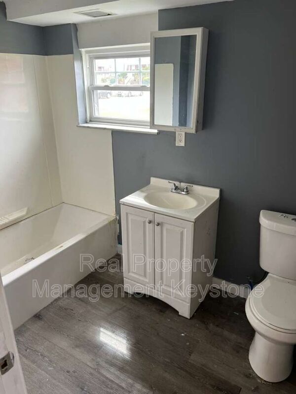 Building Photo - 1834 Flagler St