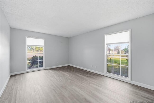 Building Photo - 2195 43rd Ave