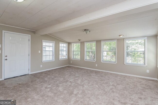 Building Photo - 6394 Waikiki Way
