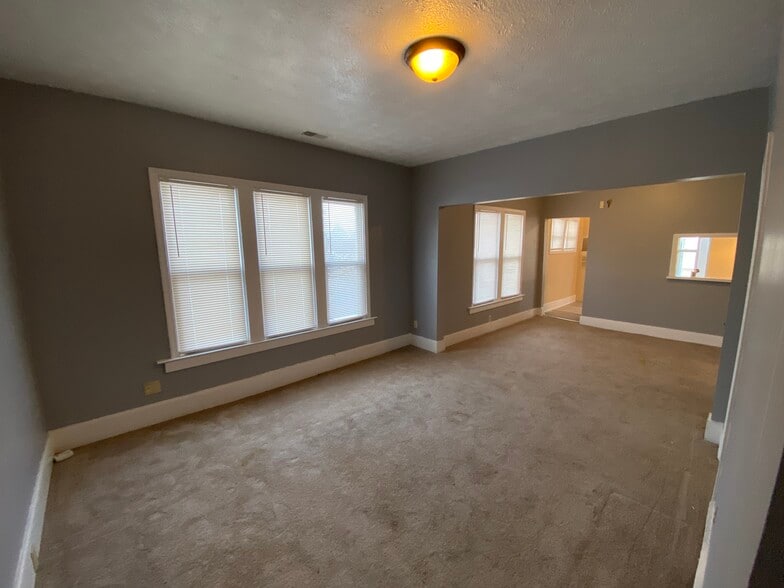 Building Photo - 8650 Agnes St