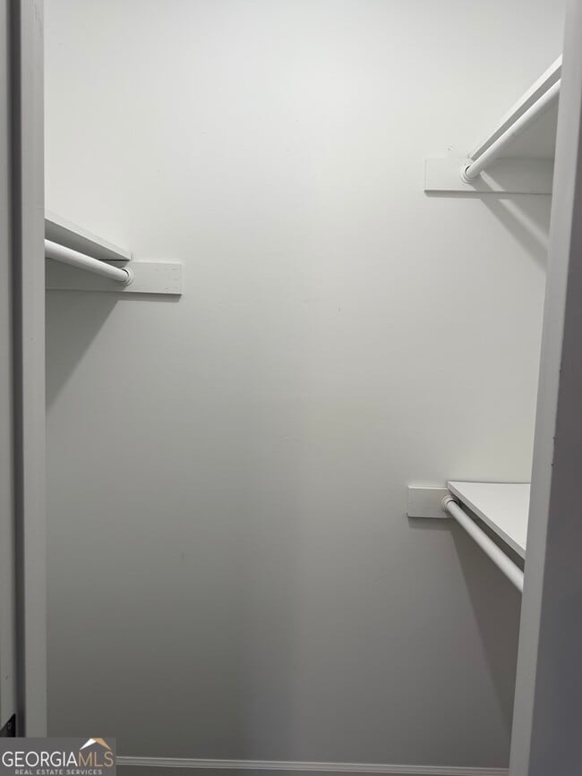 Building Photo - 731 Moon Bridge Rd