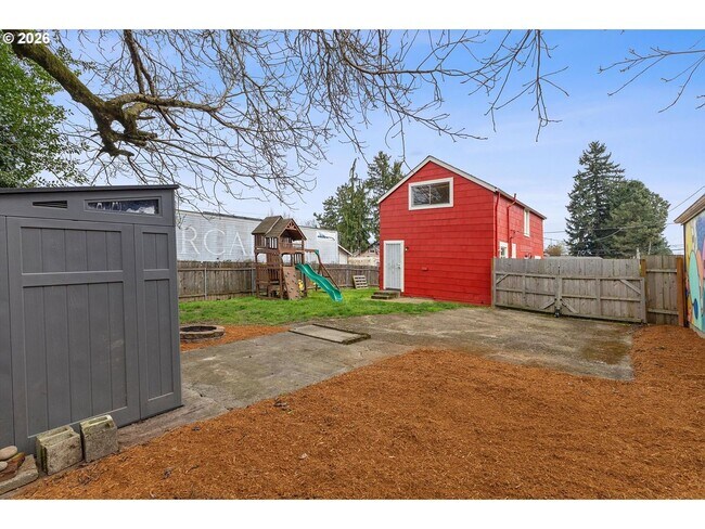 Building Photo - 4805 NE 110th Ave
