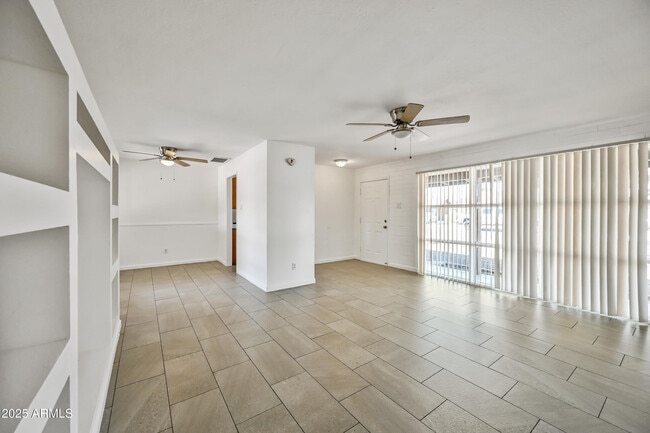 Building Photo - 3001 W Elm St