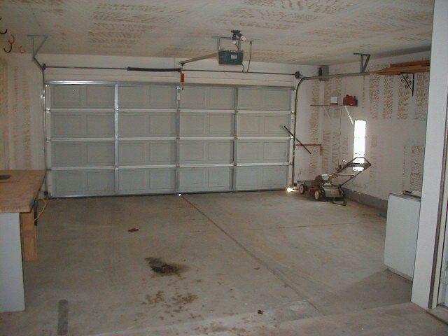 Building Photo - 2440 E calle Bacardi