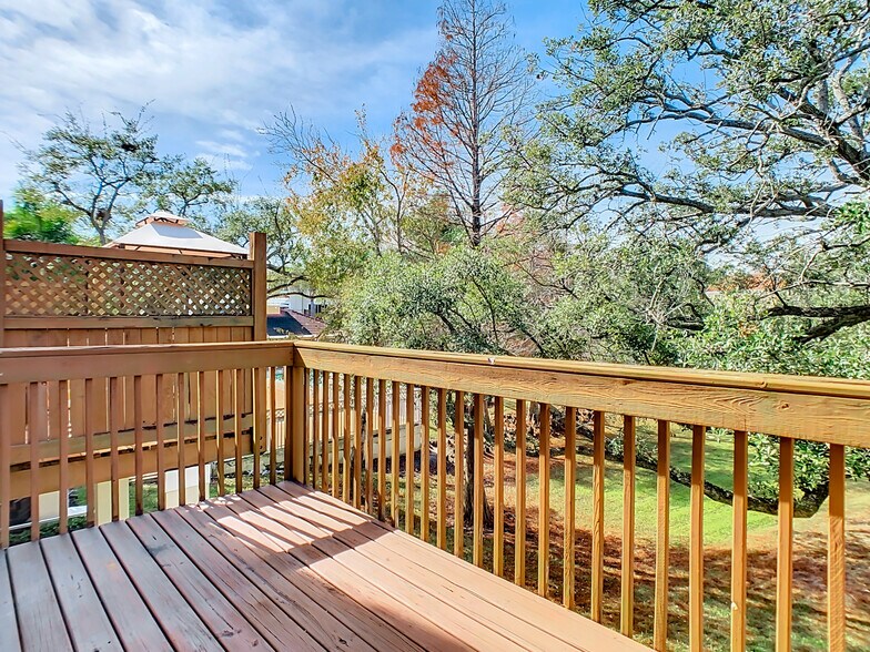 Building Photo - 5609 Gaspar Oaks Dr