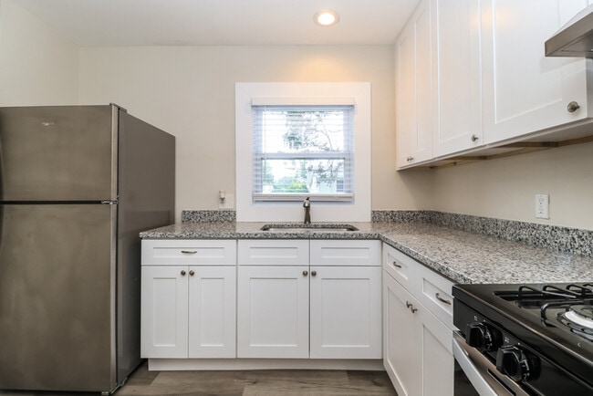 Building Photo - 2325 Vorhof Dr