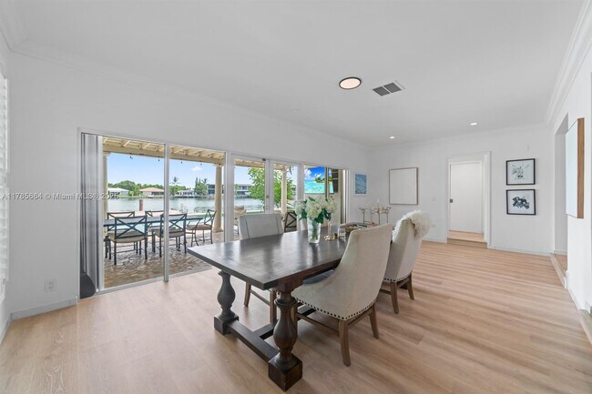Building Photo - 275 N Shore Dr