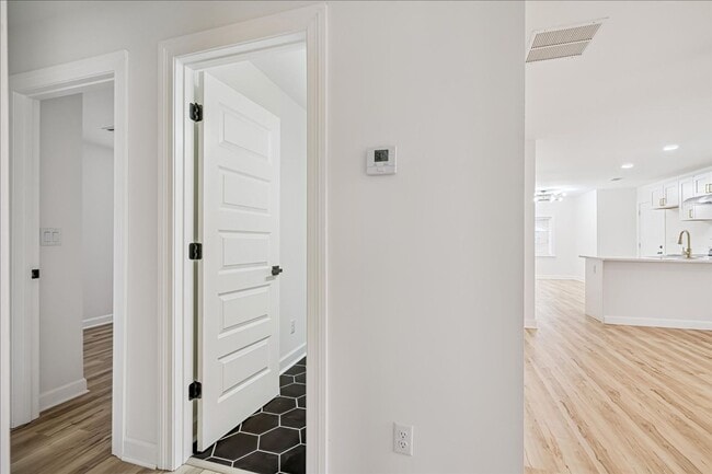Building Photo - 2994 Grenadier Cove