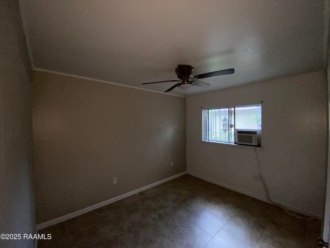 Building Photo - 12355 Palmyra Dr