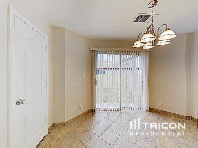 Building Photo - 8115 Thicket Pass