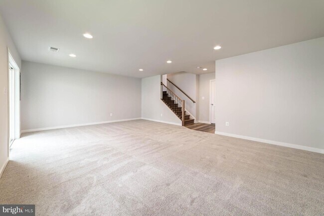 Building Photo - 6227 Almerico Pl