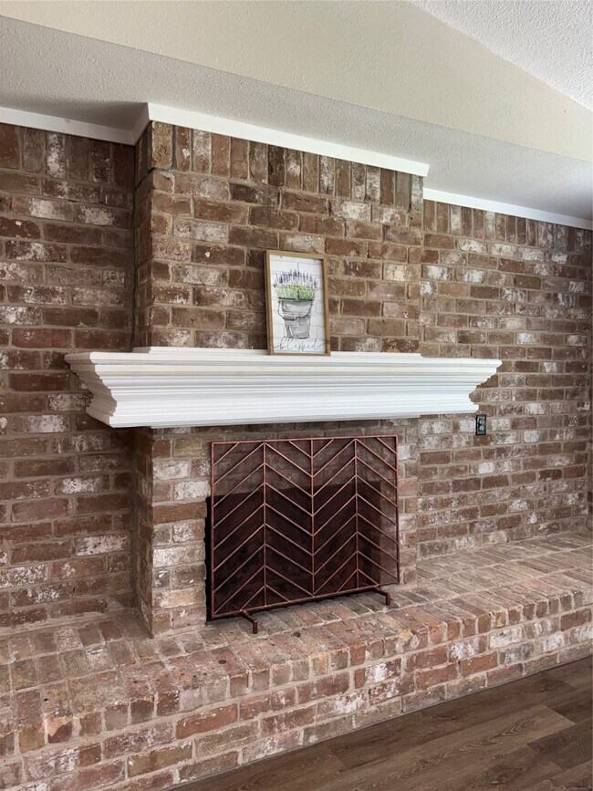 Building Photo - 15815 Whipple Tree Dr