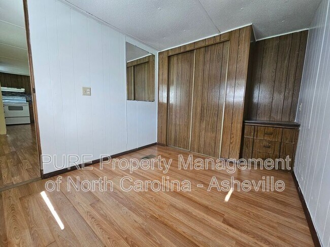 Building Photo - 3875 Old Fort Sugar Hill Rd