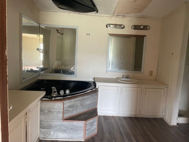 Building Photo - 3 BR 2 Bath 1,904 sq ft doublewide Mobile ...