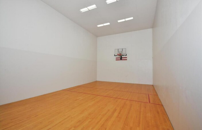 1 of 2 Sport Courts - 4371 Wilshire Blvd