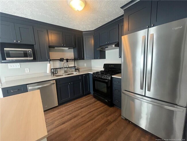 Building Photo - 5701 Paradise Ct