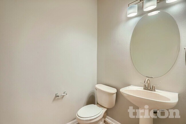 Building Photo - 10624 Bamboo Rod Cir