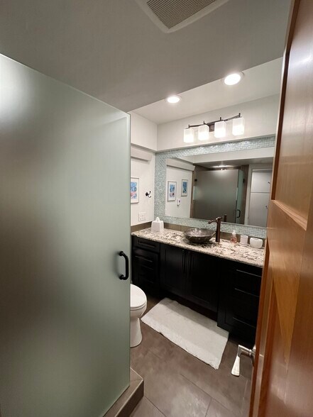 Bathroom 1 - 7193 Estrella de Mar Rd