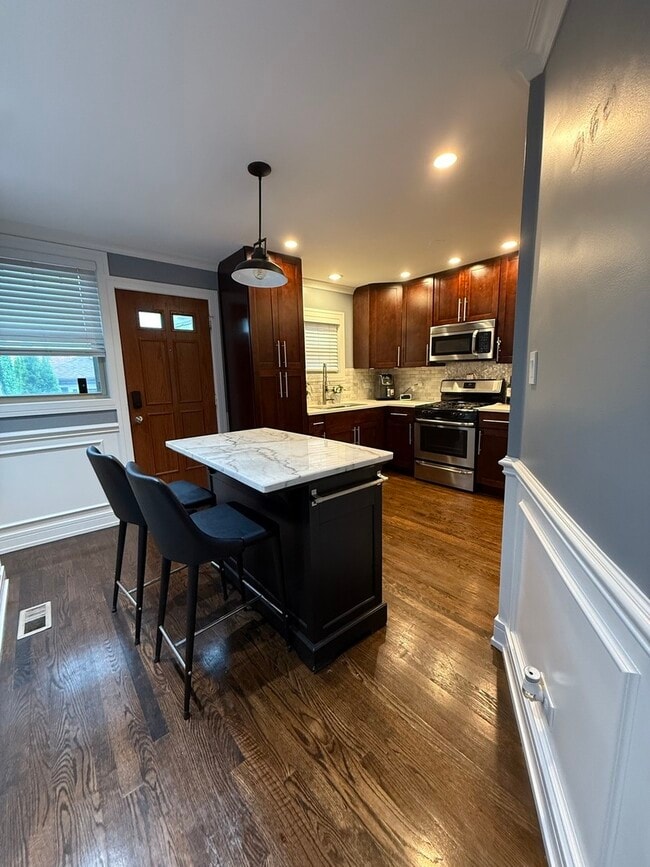 Building Photo - 6415 S Lorel Ave