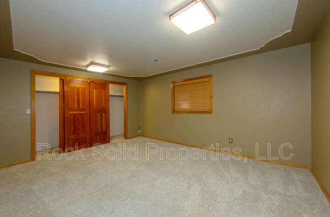 Building Photo - 249 Miller Ln