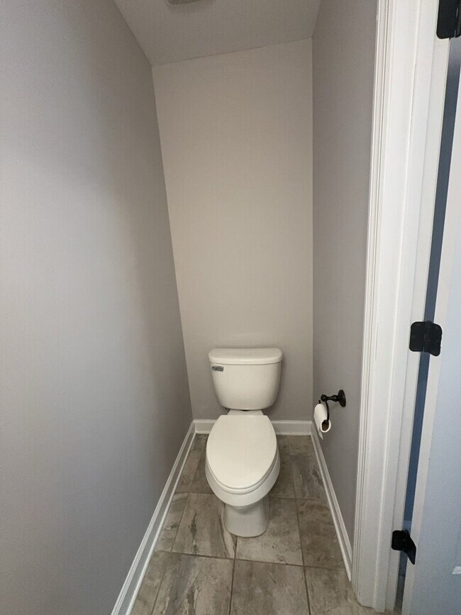 Building Photo - 1115 Westmoreland Dr