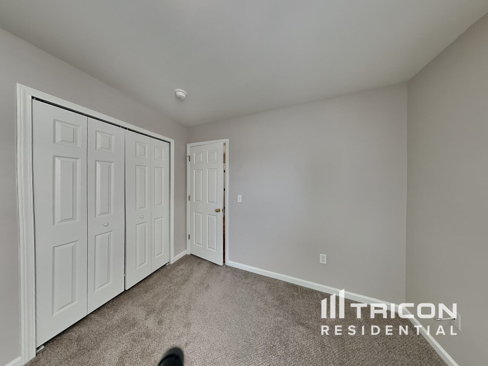 Building Photo - 300 Barnevelder Dr
