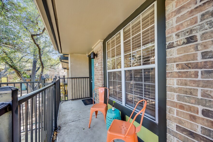 Building Photo - 7685 Northcross Dr