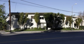 Building Photo - 6219 Reseda Blvd