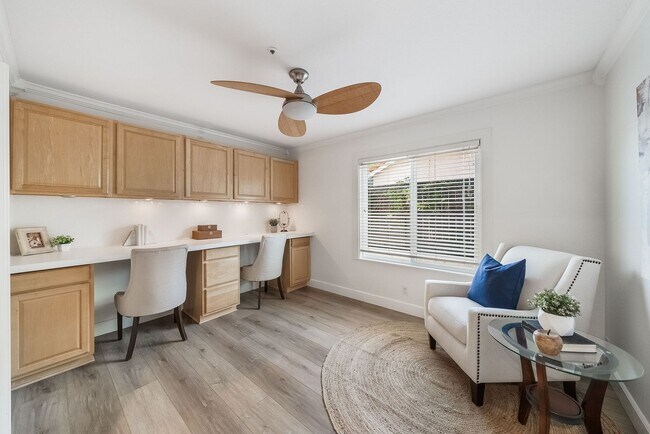 Building Photo - 1205 Cerca
