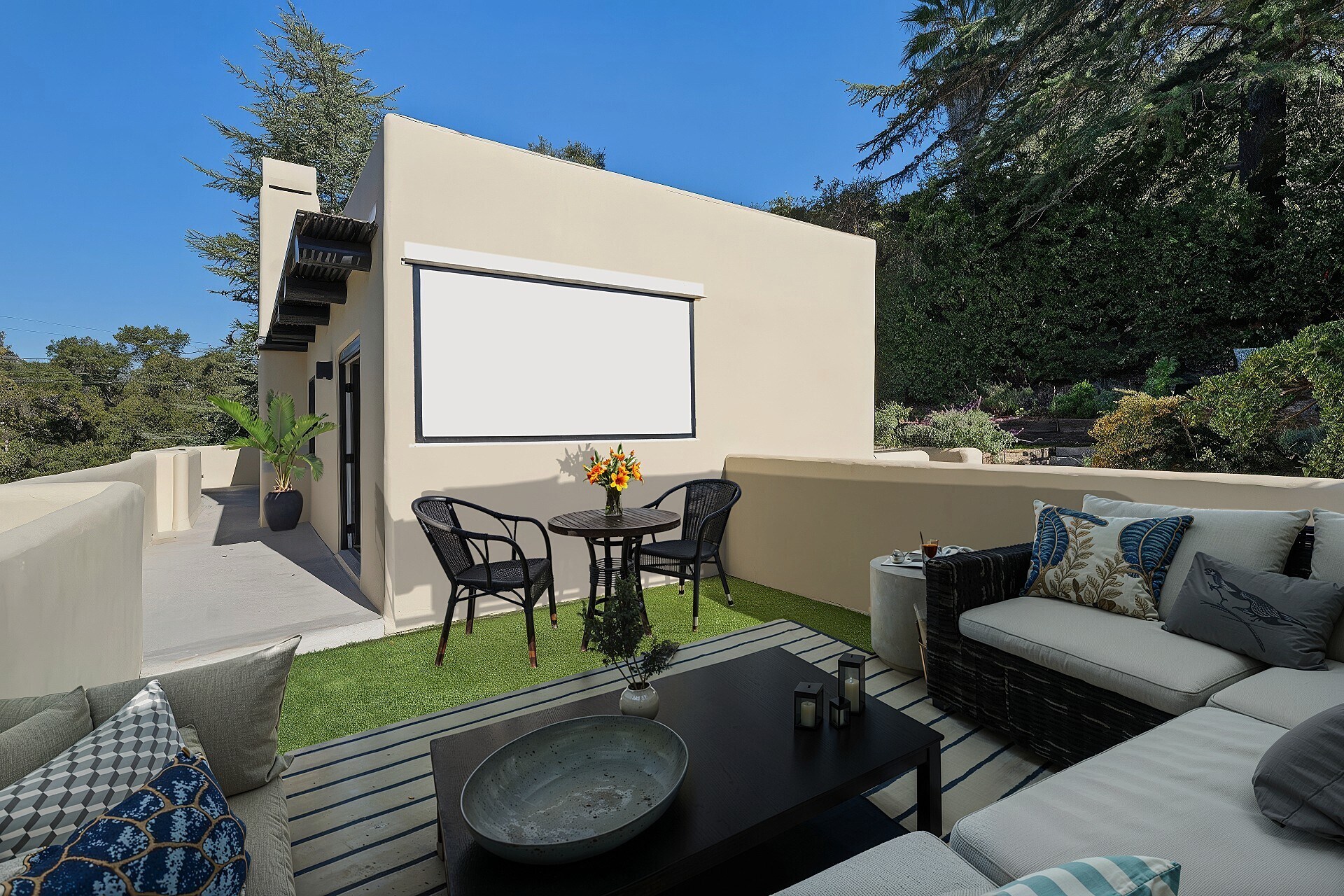 Upper deck out door room - 25648 Timpangos Dr