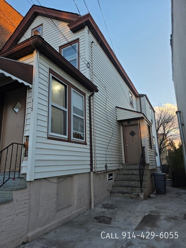 Building Photo - 116 Oliver Ave