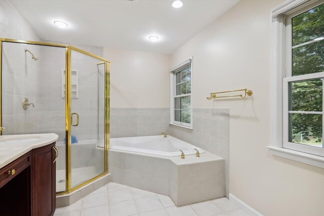Building Photo - 5 BR 4.5 BA home with inground heated pool and extensive hardscape!