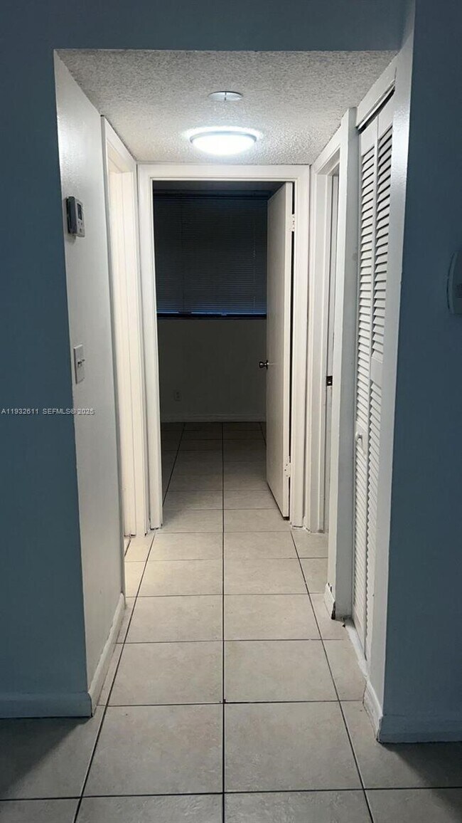 Building Photo - 1880 N Congress Ave