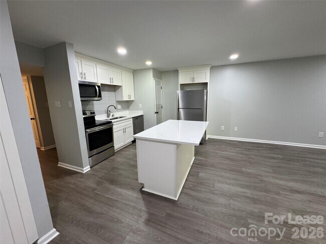 Building Photo - 2501 Kilborne Dr